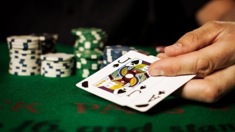 Cách xếp bài poker chuẩn như cao thủ tại KWIN Sử dụng chiến thuật giúp tăng cơ hội thắng bài